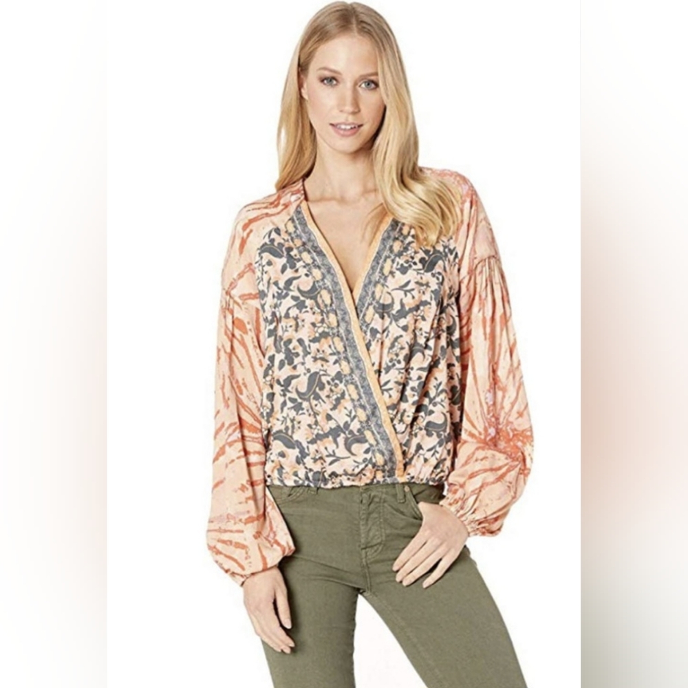 Free People Cruising Together Wrapped V neck floral Printed Top Blouse Size L - Picture 2 of 14